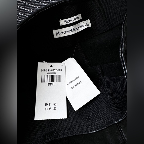 NWT ABERCROMBIE & FITCH Vegan leather flare leg split hem pants Black Small - Picture 3 of 10